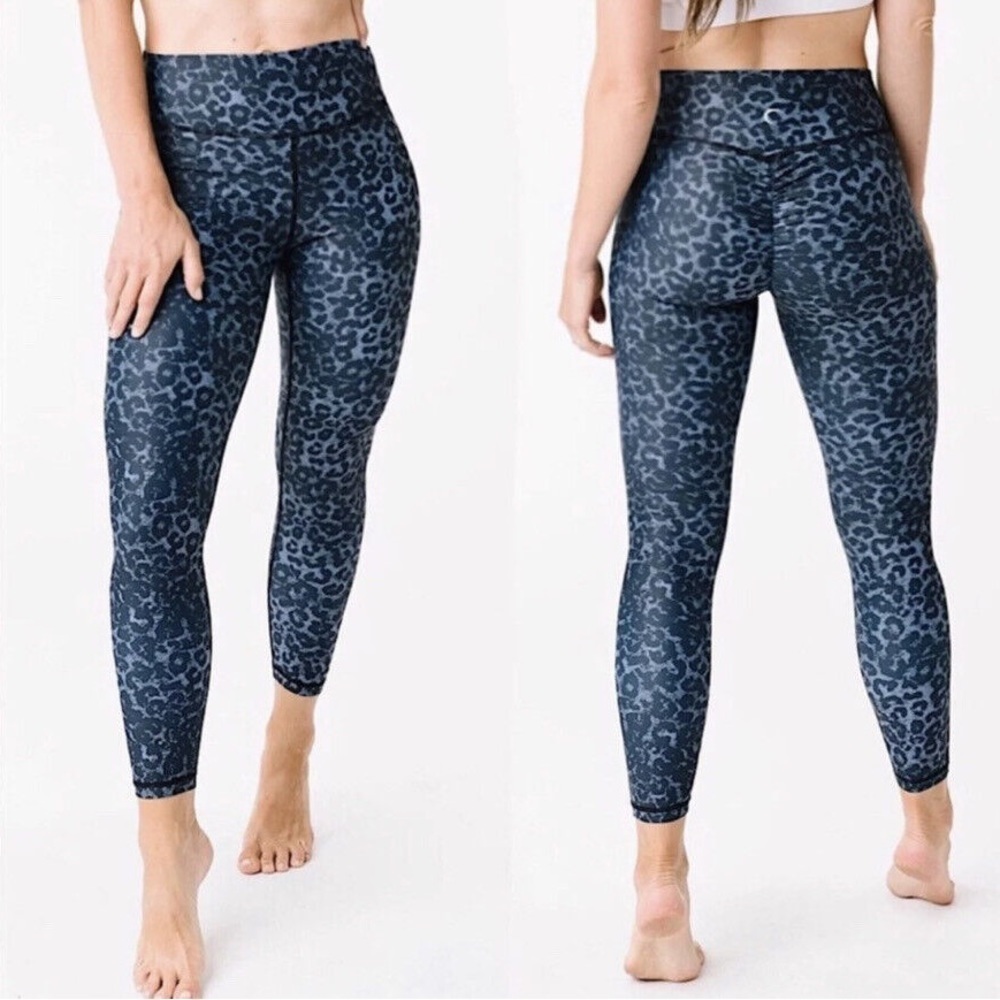 Zyia Active‎ Stone Leopard Scrunchy Light n Luxe 7/8 Leggings Size 4